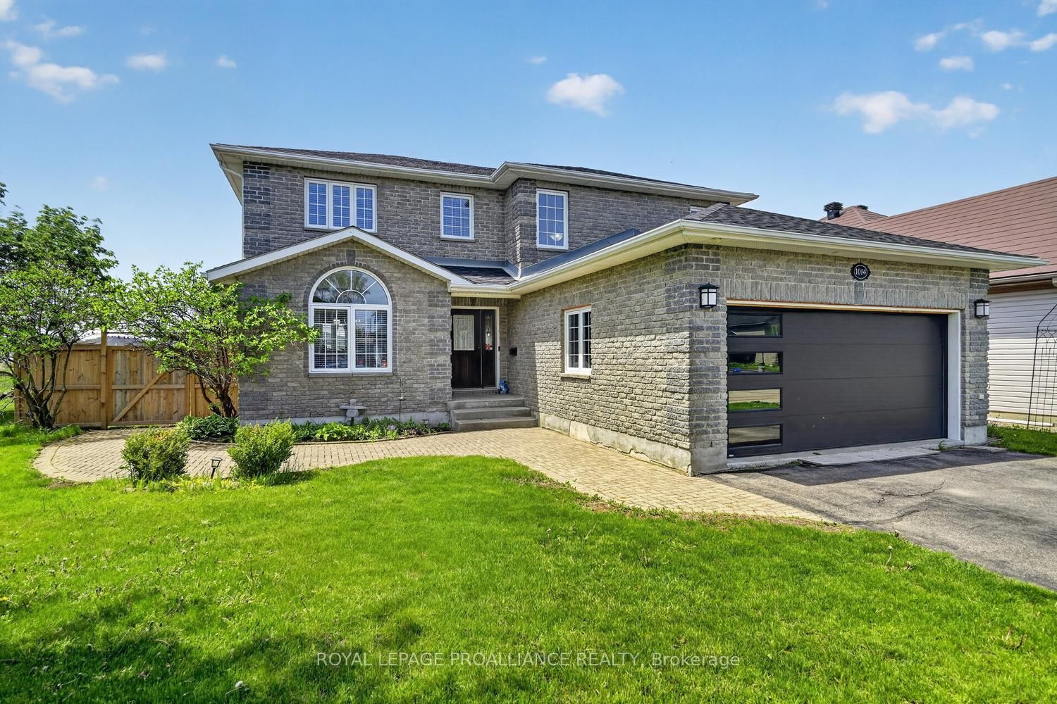 1014 Crestwood Drive • Brockville, ON photo 3