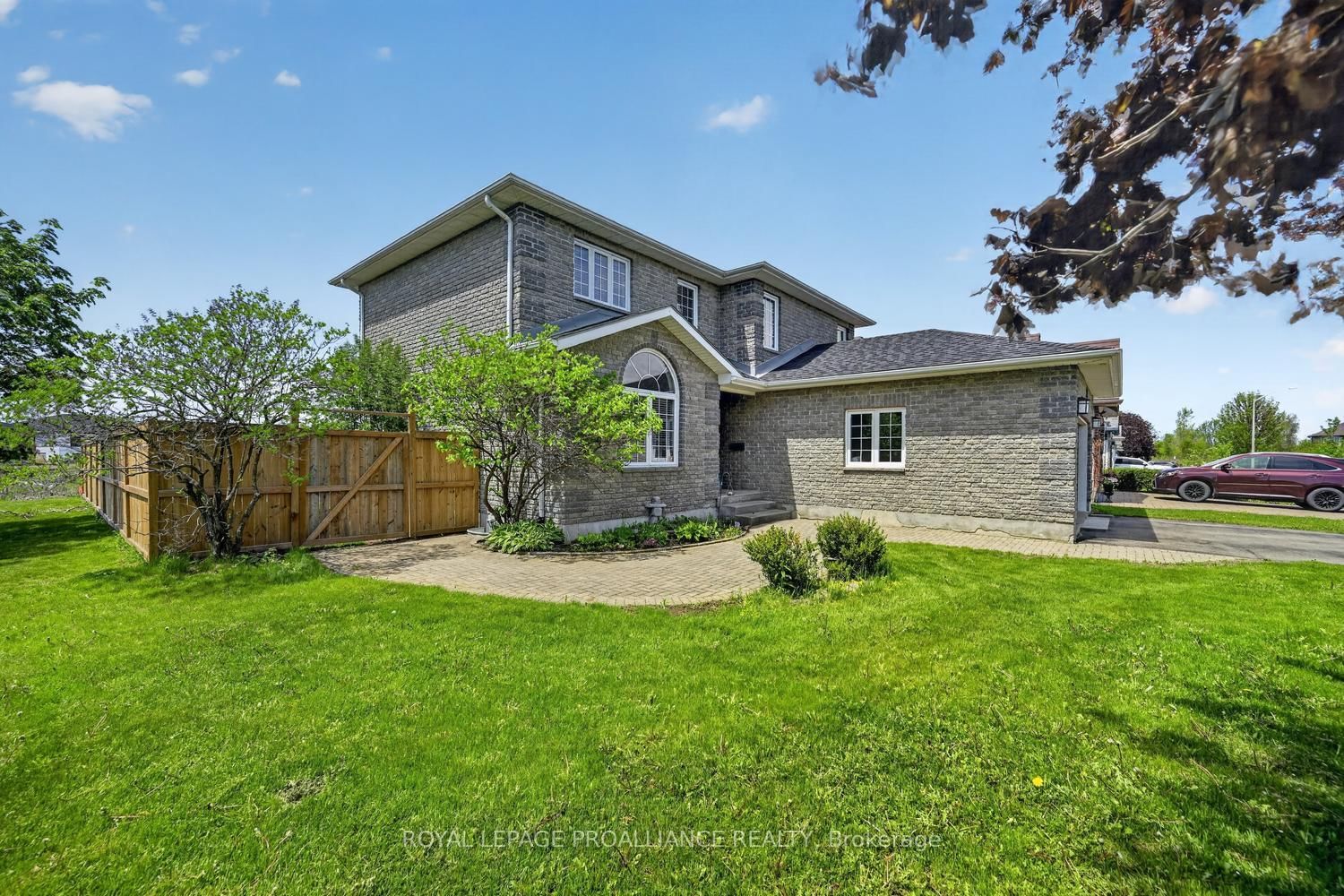 1014 Crestwood Drive • Brockville, ON photo 36