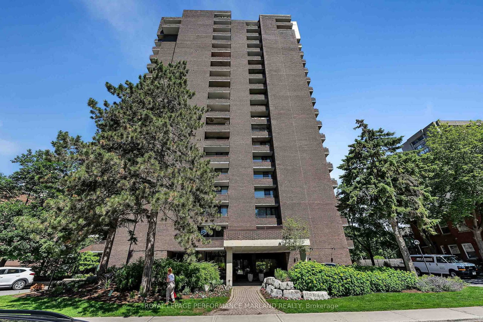 Condo for sale at 1903-71 Somerset Street, Ottawa, Ontario, K2P 2G2 - Ottawa Centre/Golden Triangle - MLS: X13754164
