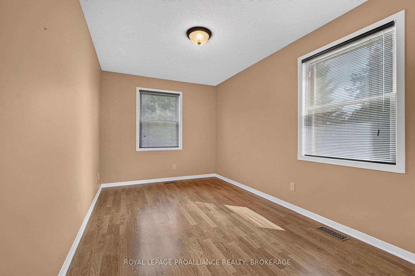 378 Waterloo Drive • Kingston, ON photo 16