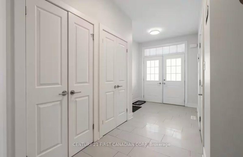 Upper#11 - 2619 Sheffield Boulevard