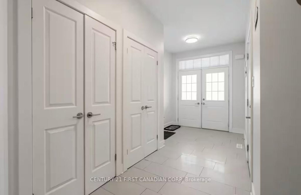 Upper#11 - 2619 Sheffield Boulevard 3