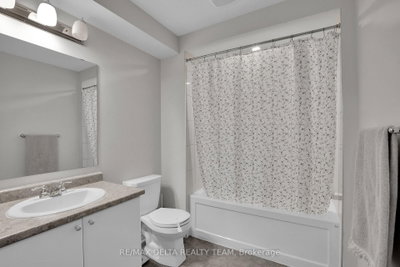 622 Bellatrix Walk • Ottawa, ON photo 9