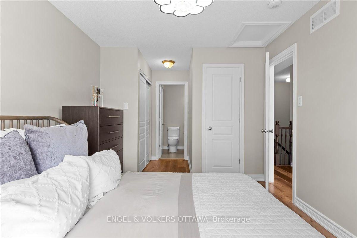 75 Blueheart Bay • Ottawa, ON photo 32
