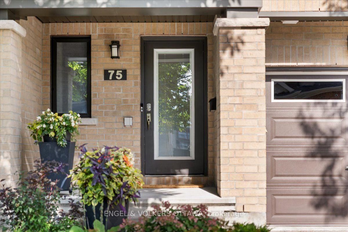 75 Blueheart Bay • Ottawa, ON photo 4
