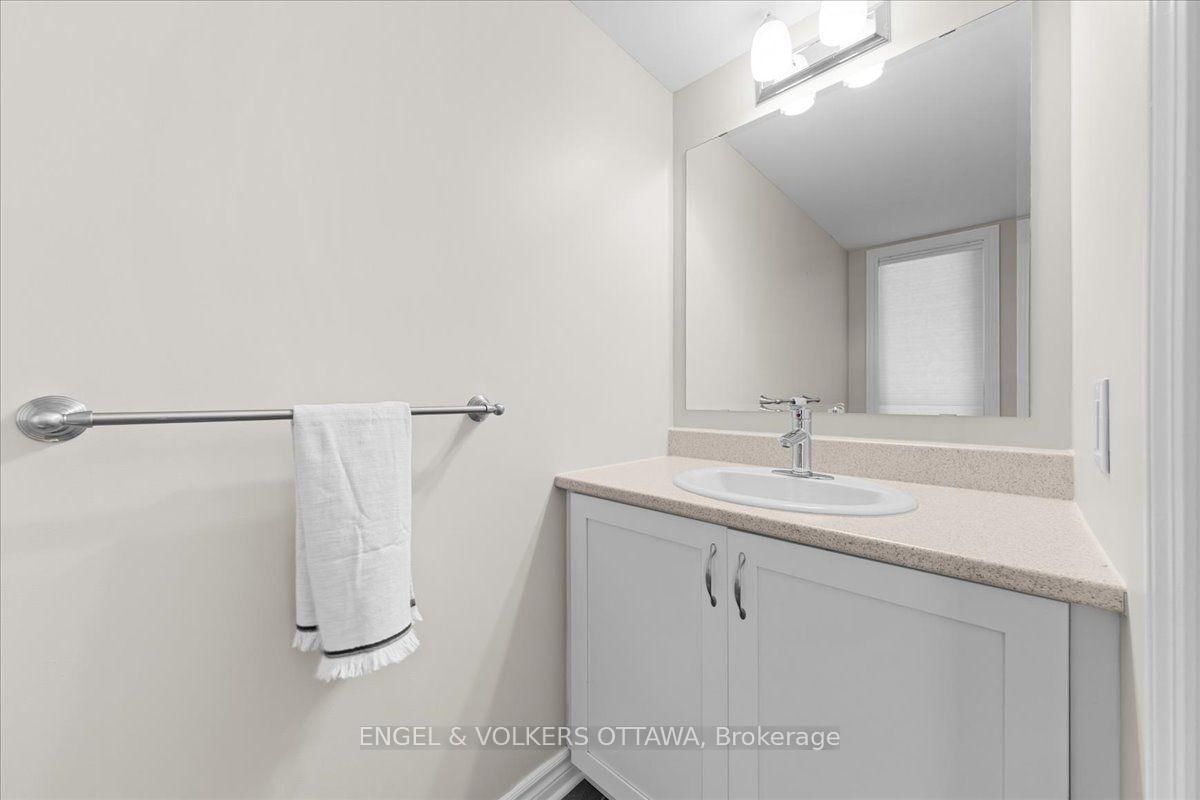 75 Blueheart Bay • Ottawa, ON photo 6