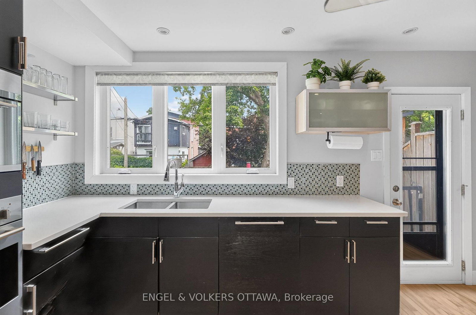 309 Flora Street • Ottawa, ON photo 12