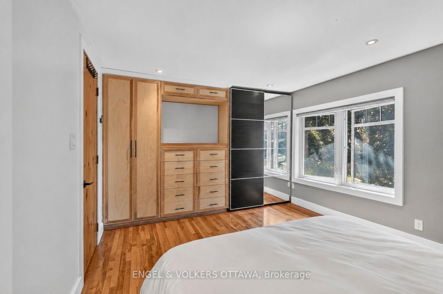 309 Flora Street • Ottawa, ON photo 17
