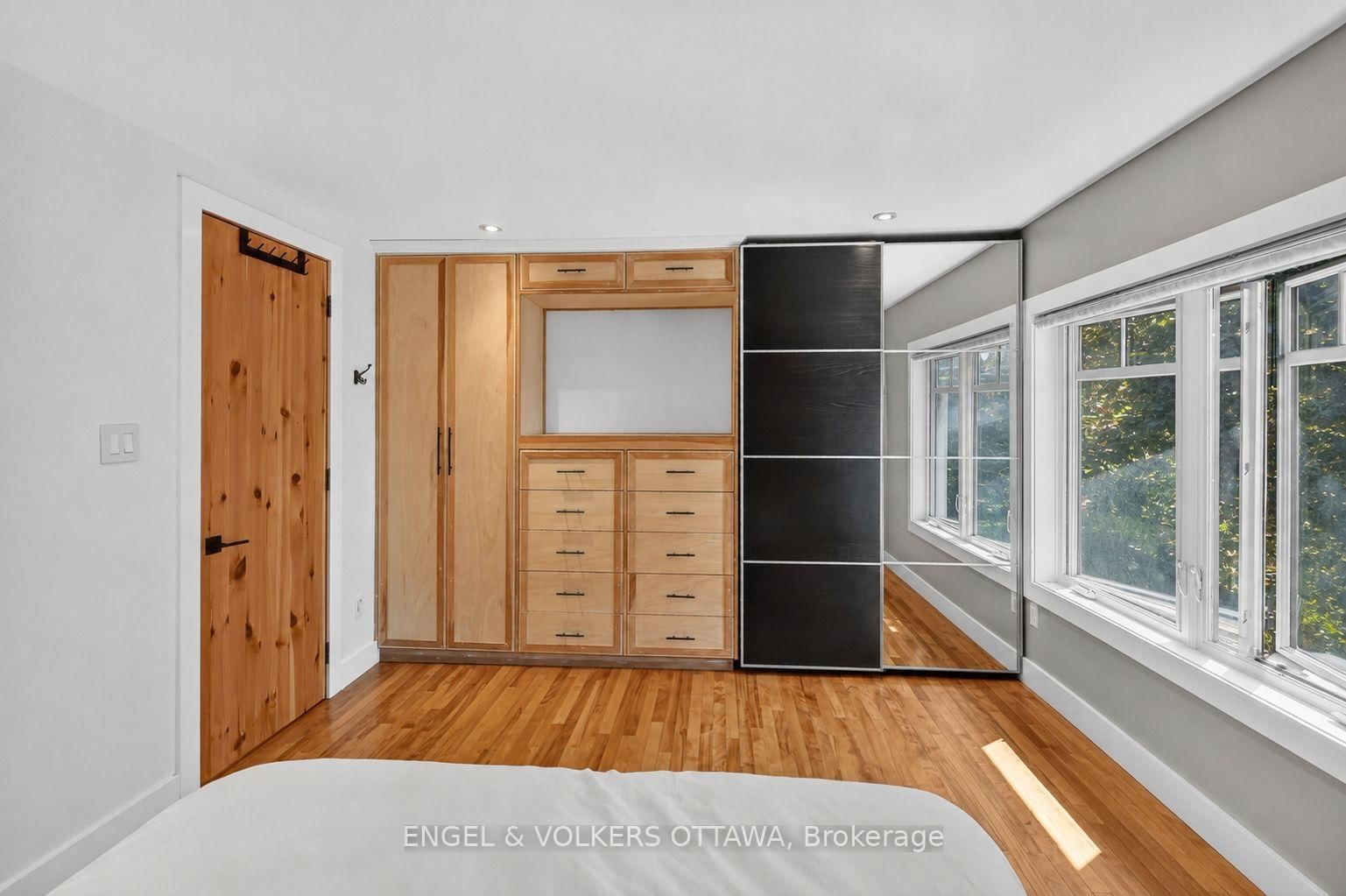 309 Flora Street • Ottawa, ON photo 18