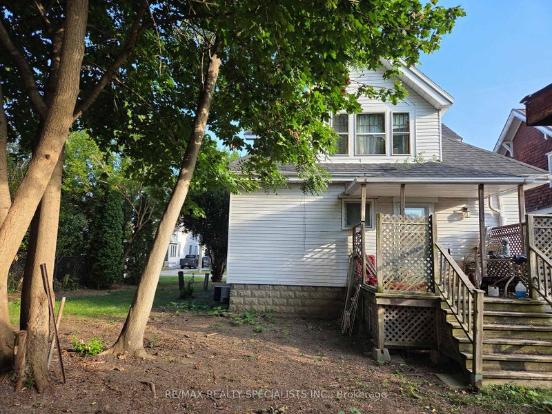 24 Stanley Avenue