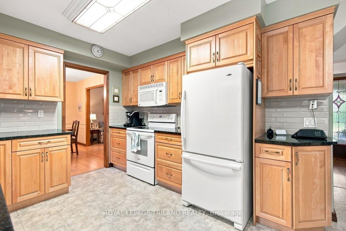 7 Glenview Crescent • London North, ON photo 11