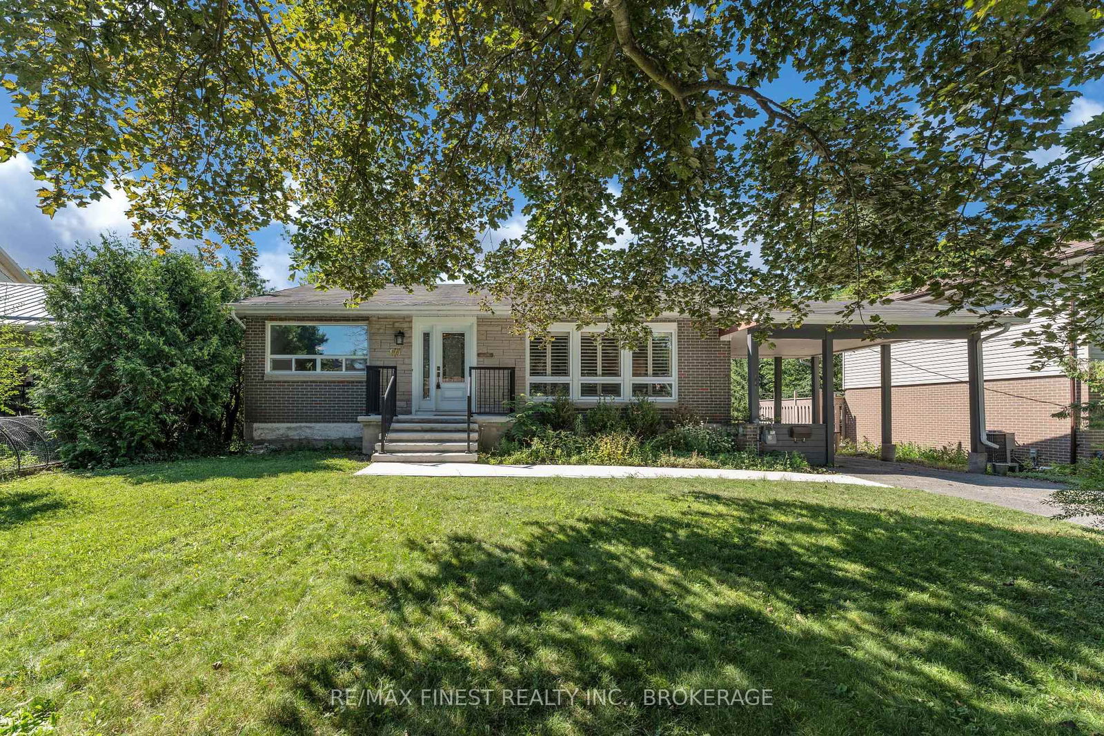 60 Sherwood Drive • Kingston, ON photo 2