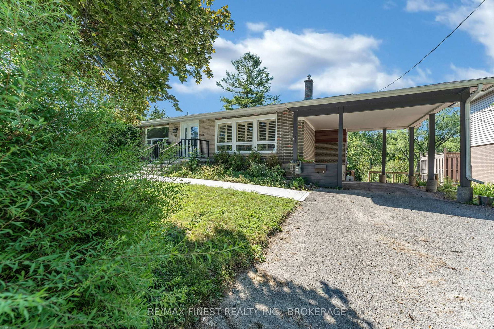 60 Sherwood Drive • Kingston, ON photo 3
