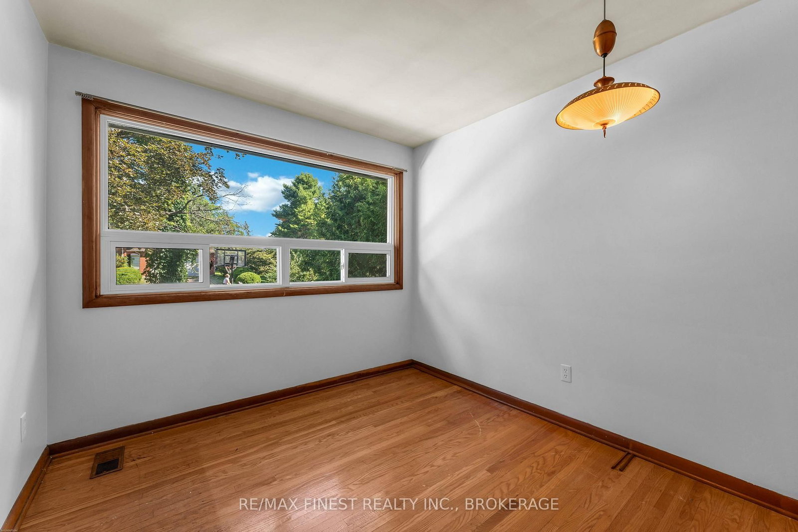 60 Sherwood Drive • Kingston, ON photo 8