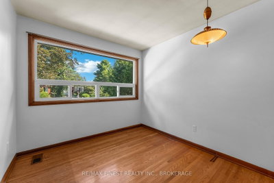 60 Sherwood Drive • Kingston, ON photo 8