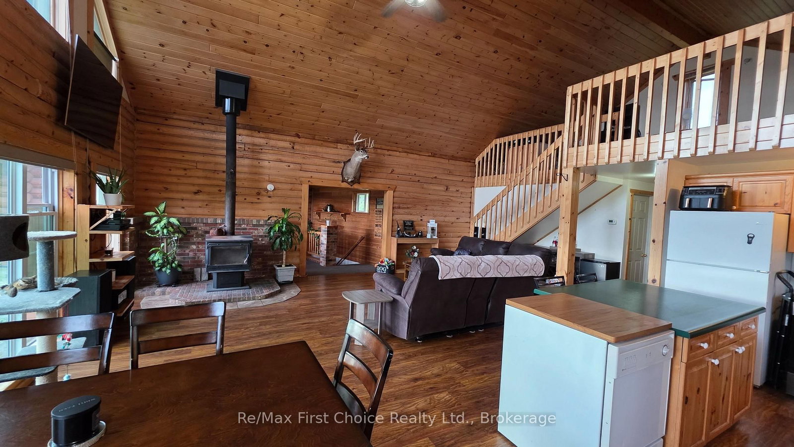 812 Essex Road E • Kenora, ON photo 16
