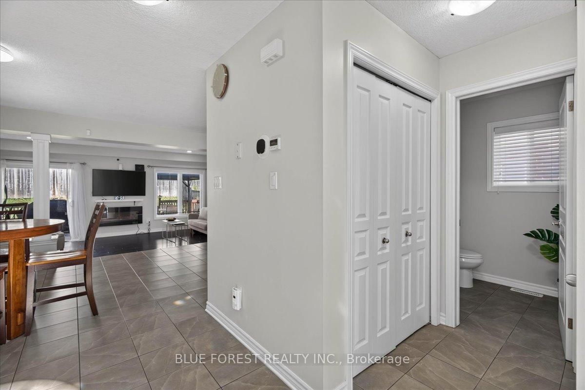 3317 Emily Carr Lane • London South, ON photo 14