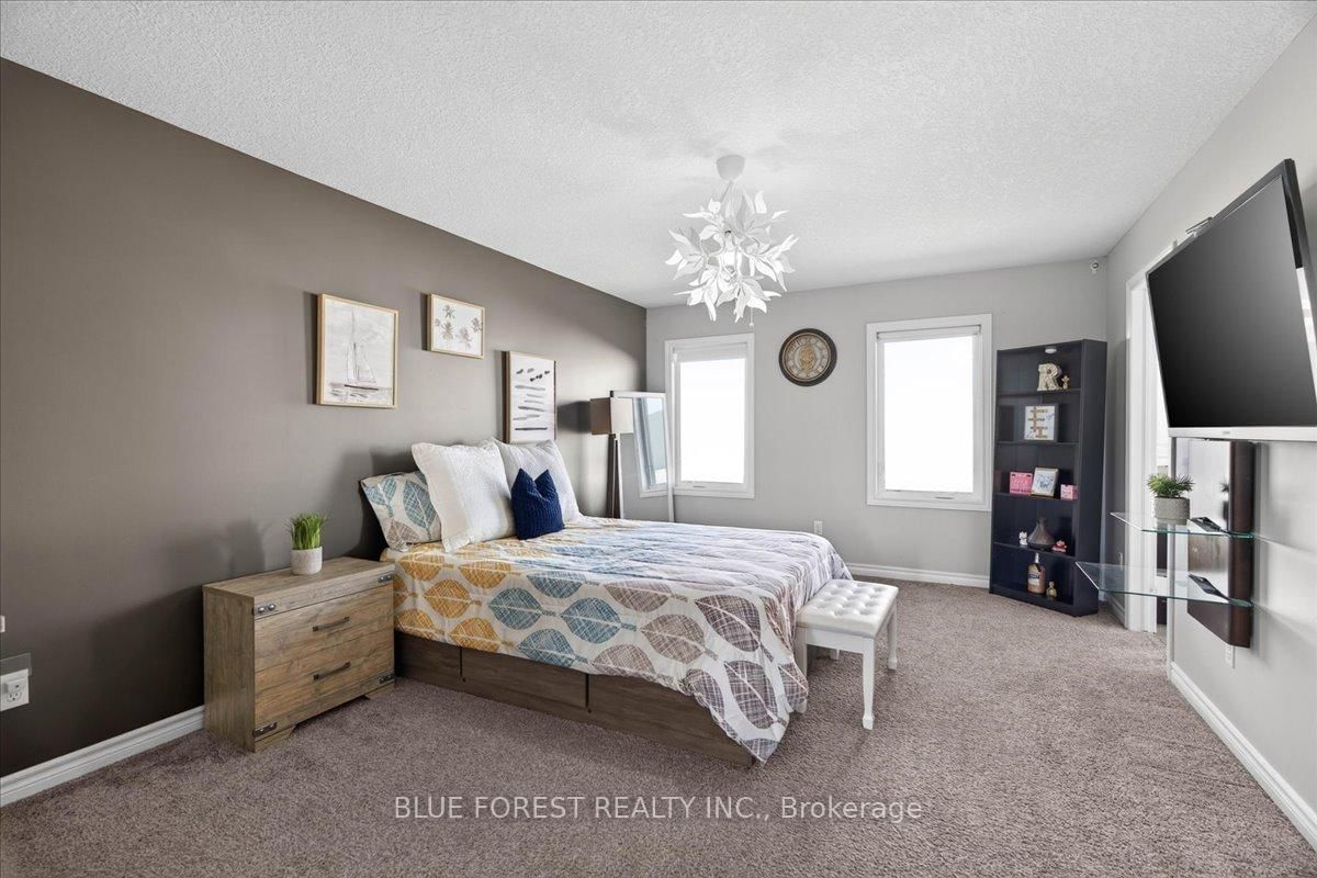 3317 Emily Carr Lane • London South, ON photo 18