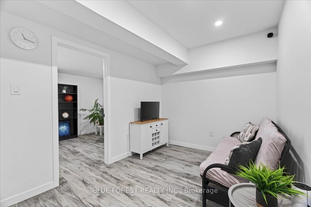3317 Emily Carr Lane • London South, ON photo 33