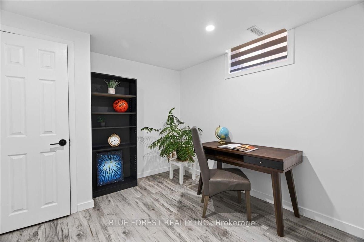 3317 Emily Carr Lane • London South, ON photo 35