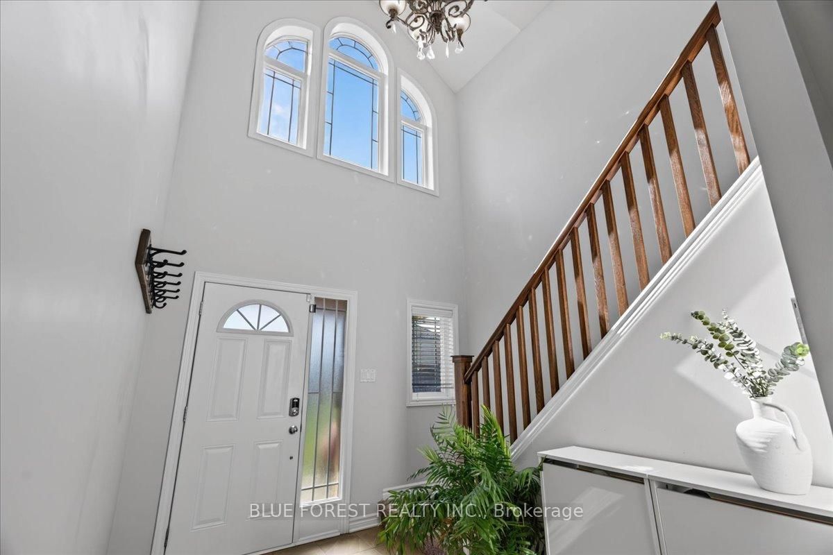3317 Emily Carr Lane • London South, ON photo 5