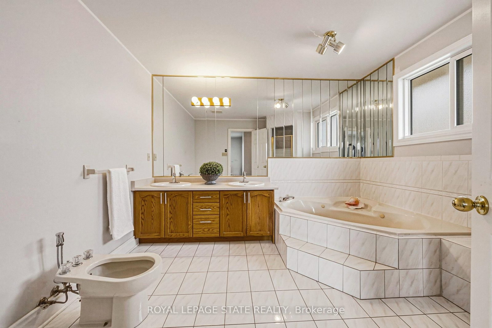 90 Fairington Crescent • Hamilton, ON photo 26