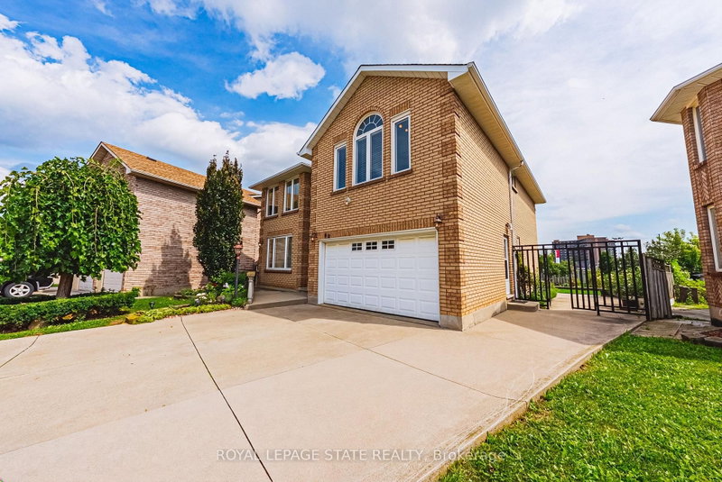 90 Fairington Crescent