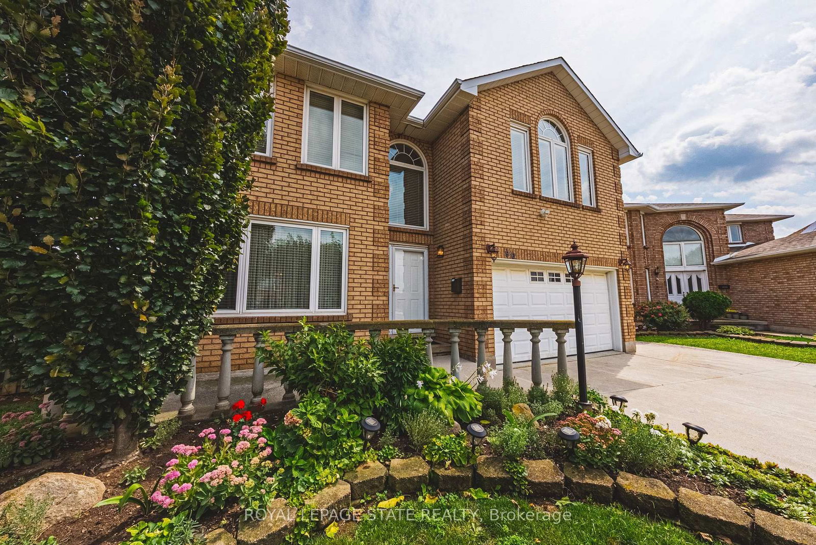 90 Fairington Crescent • Hamilton, ON photo 4