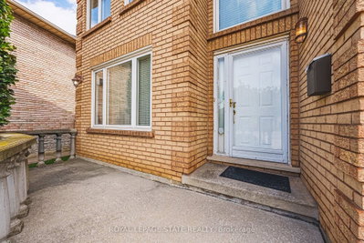 90 Fairington Crescent • Hamilton, ON photo 5