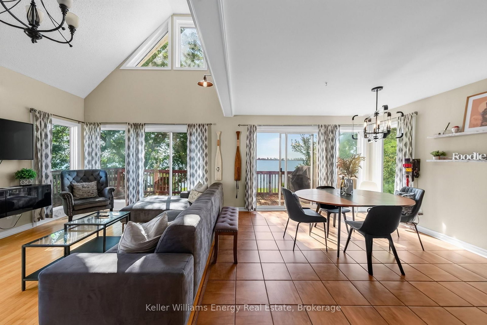 16169 LOYALIST Parkway • Prince Edward County, ON photo 9
