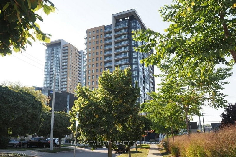 910 - 100 Garment Street