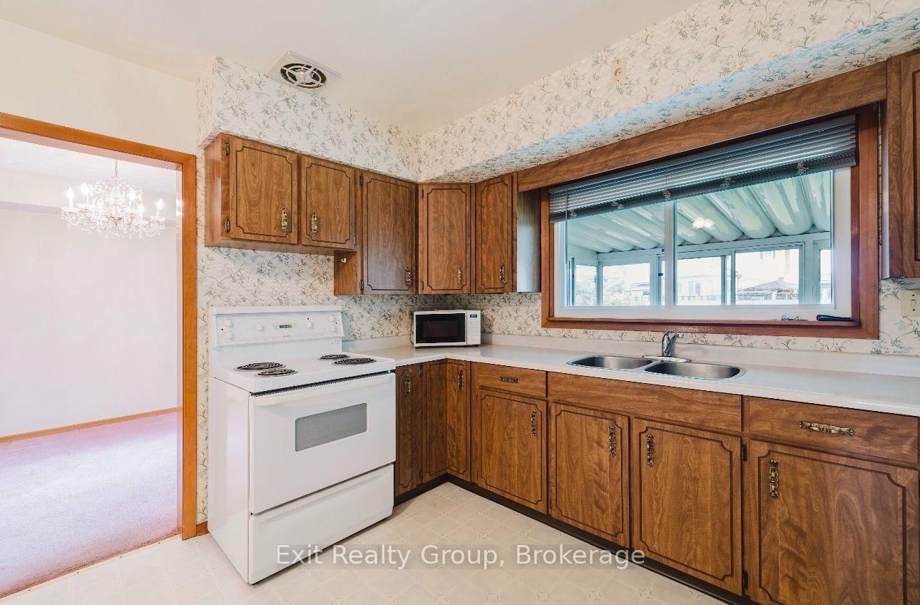 6 Ernest Court • Belleville, ON photo 10