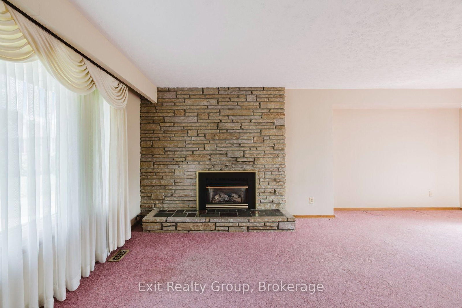 6 Ernest Court • Belleville, ON photo 5