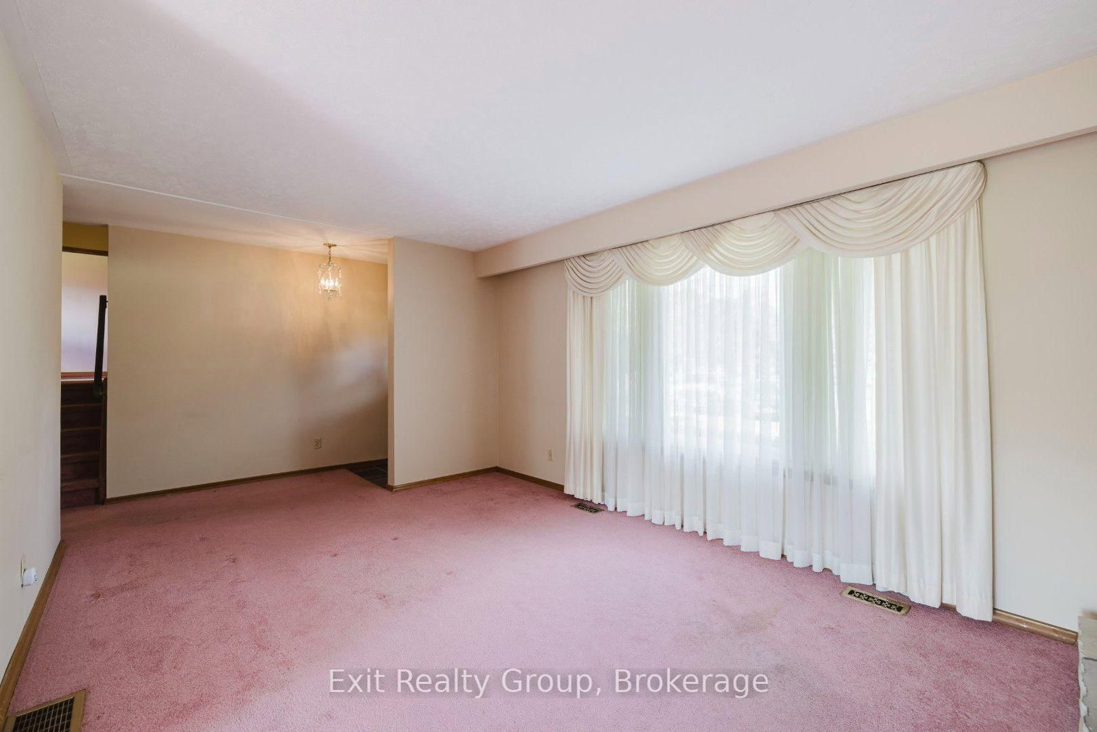 6 Ernest Court • Belleville, ON photo 6