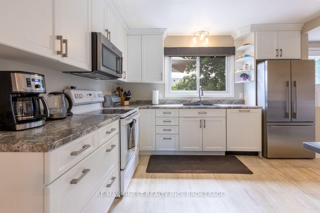 1043 Lincoln Drive • Kingston, ON photo 12