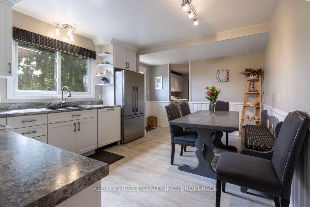 1043 Lincoln Drive • Kingston, ON photo 14