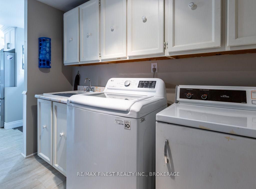 1043 Lincoln Drive • Kingston, ON photo 17