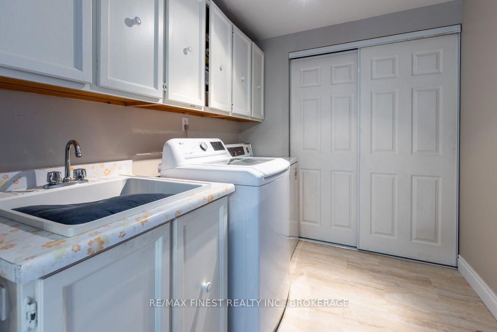1043 Lincoln Drive • Kingston, ON photo 18