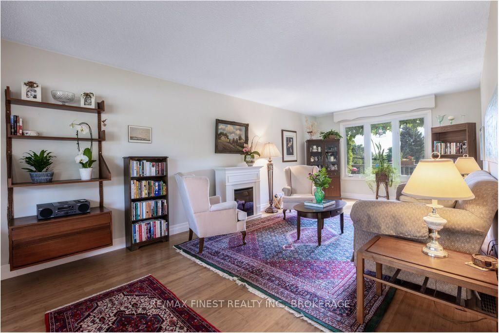 1043 Lincoln Drive • Kingston, ON photo 22