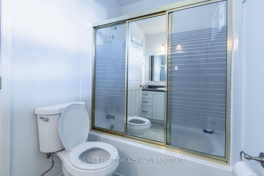 1043 Lincoln Drive • Kingston, ON photo 28