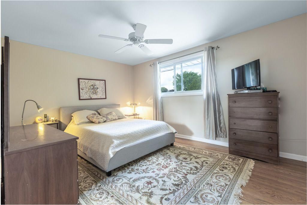1043 Lincoln Drive • Kingston, ON photo 32