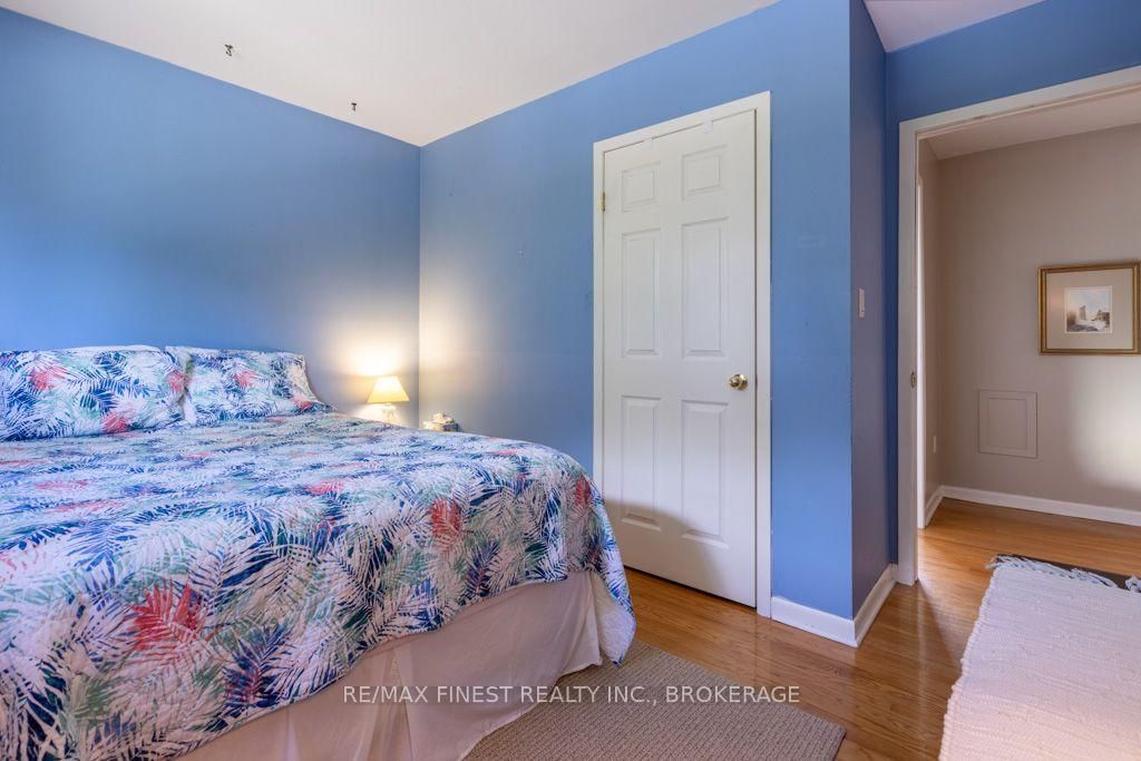 1043 Lincoln Drive • Kingston, ON photo 39