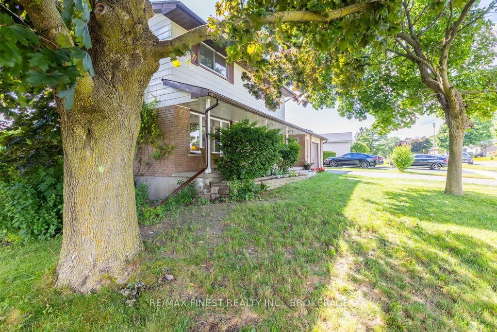 1043 Lincoln Drive • Kingston, ON photo 41