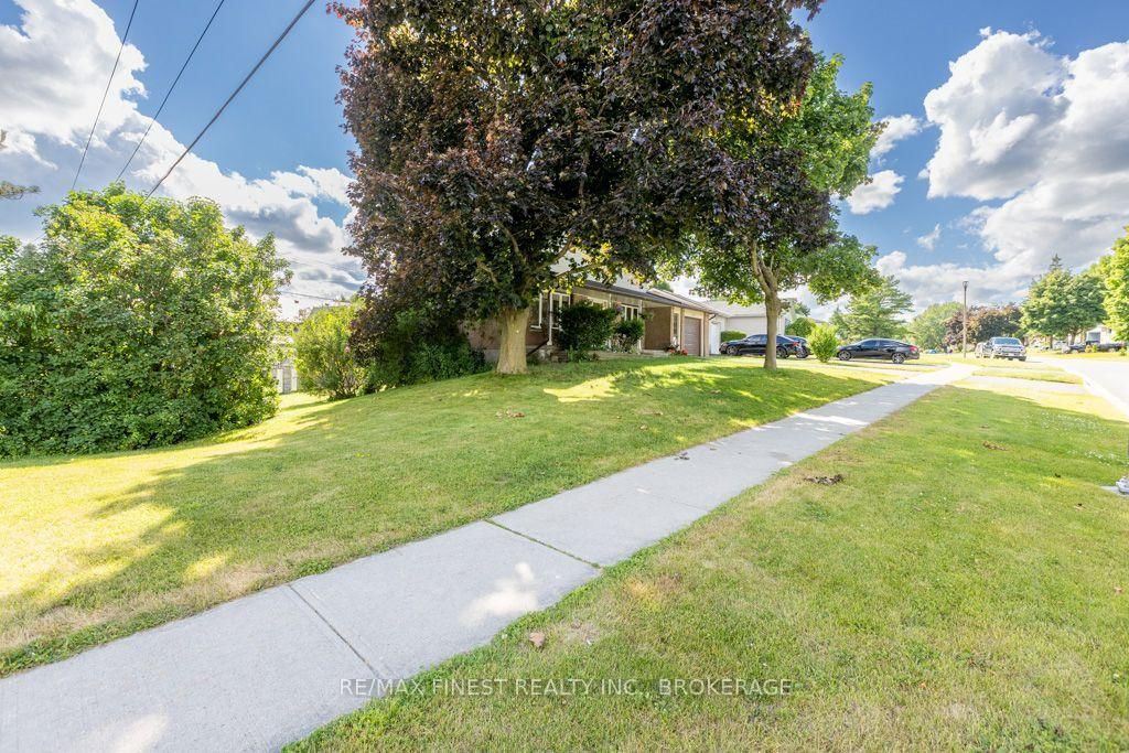 1043 Lincoln Drive • Kingston, ON photo 42