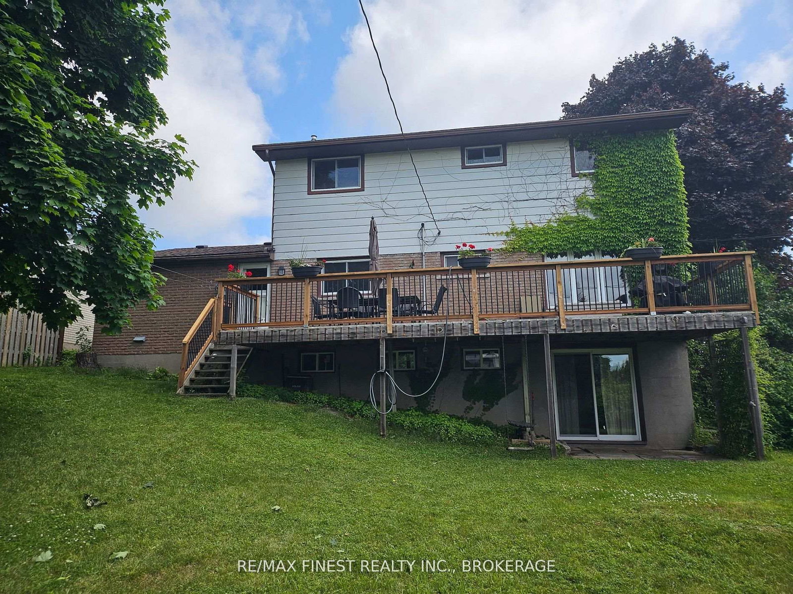 1043 Lincoln Drive • Kingston, ON photo 44