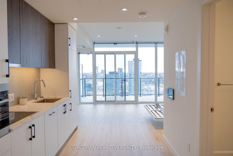1810 - 741 King Street W