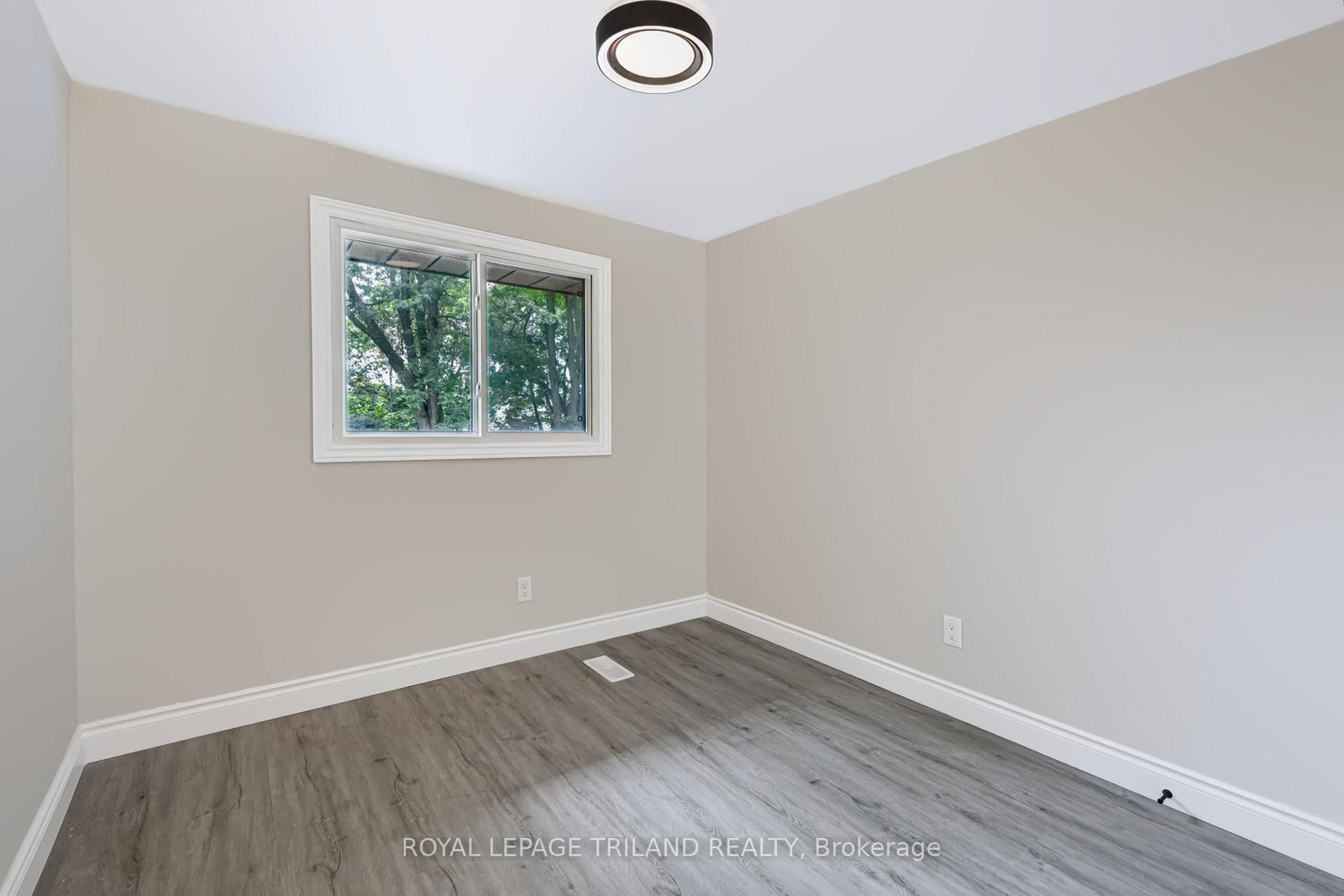 55 Mohegan Crescent • London East, ON photo 20