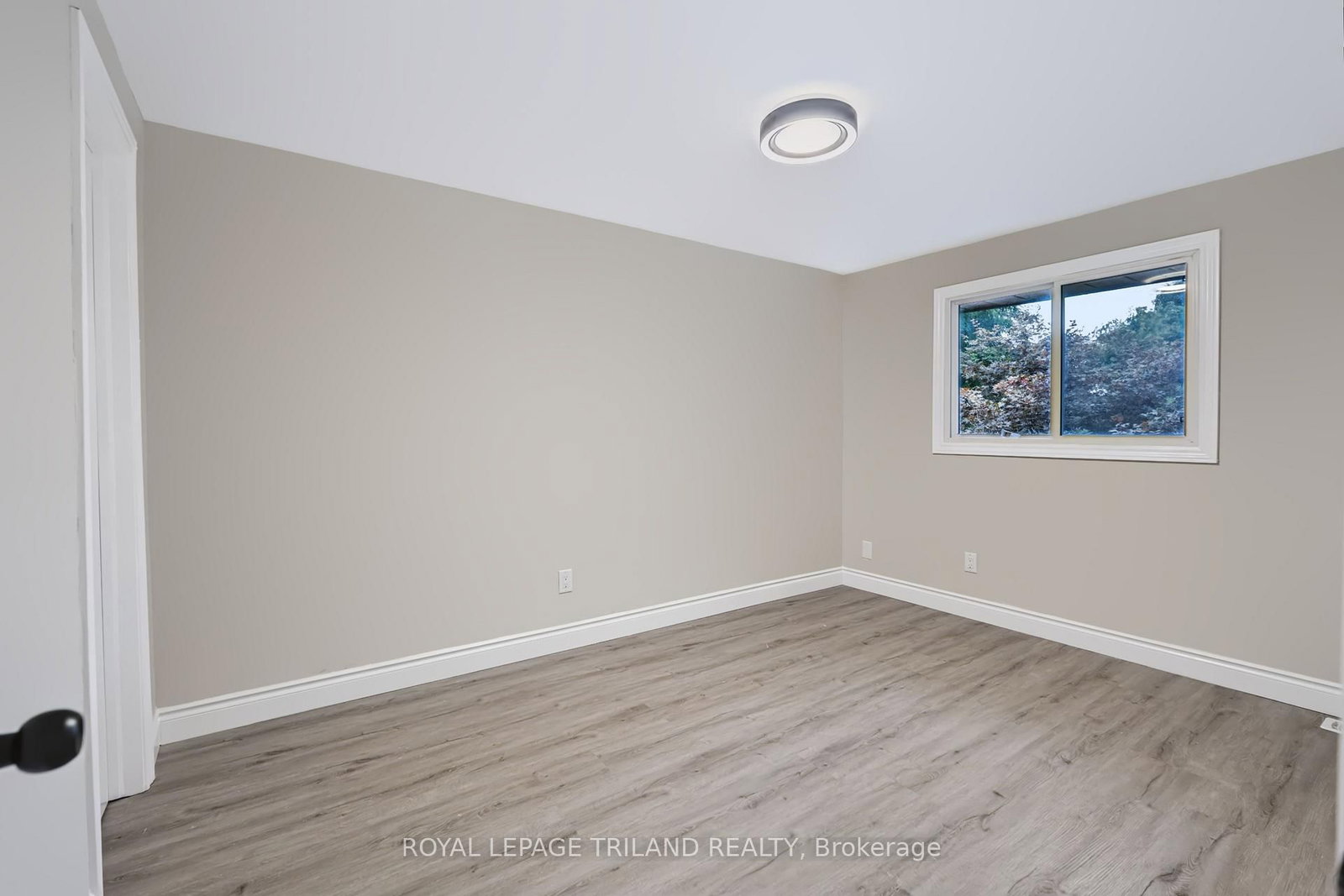 55 Mohegan Crescent • London East, ON photo 21