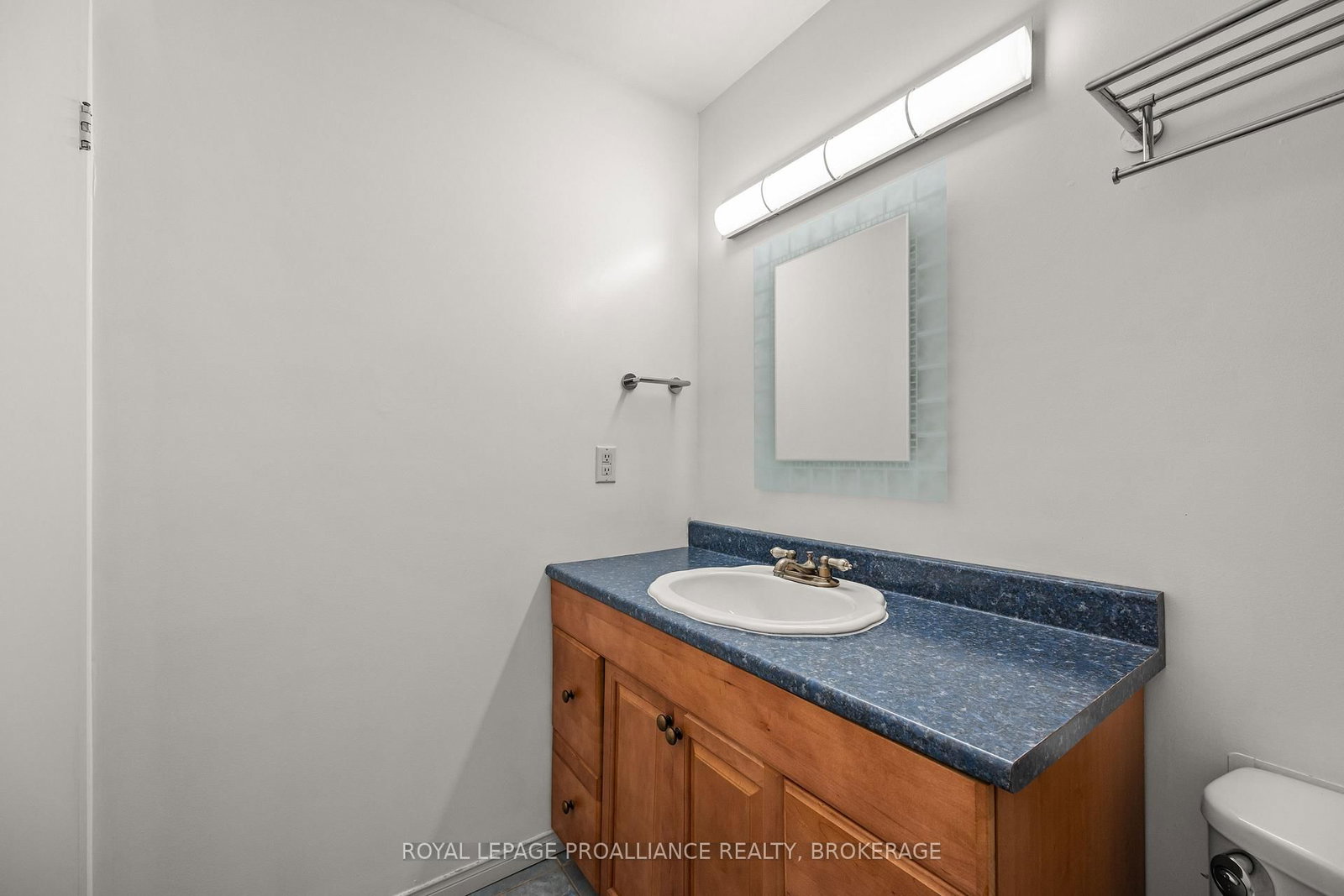 17 Eldon Hall Place • #112 • Kingston, ON photo 22