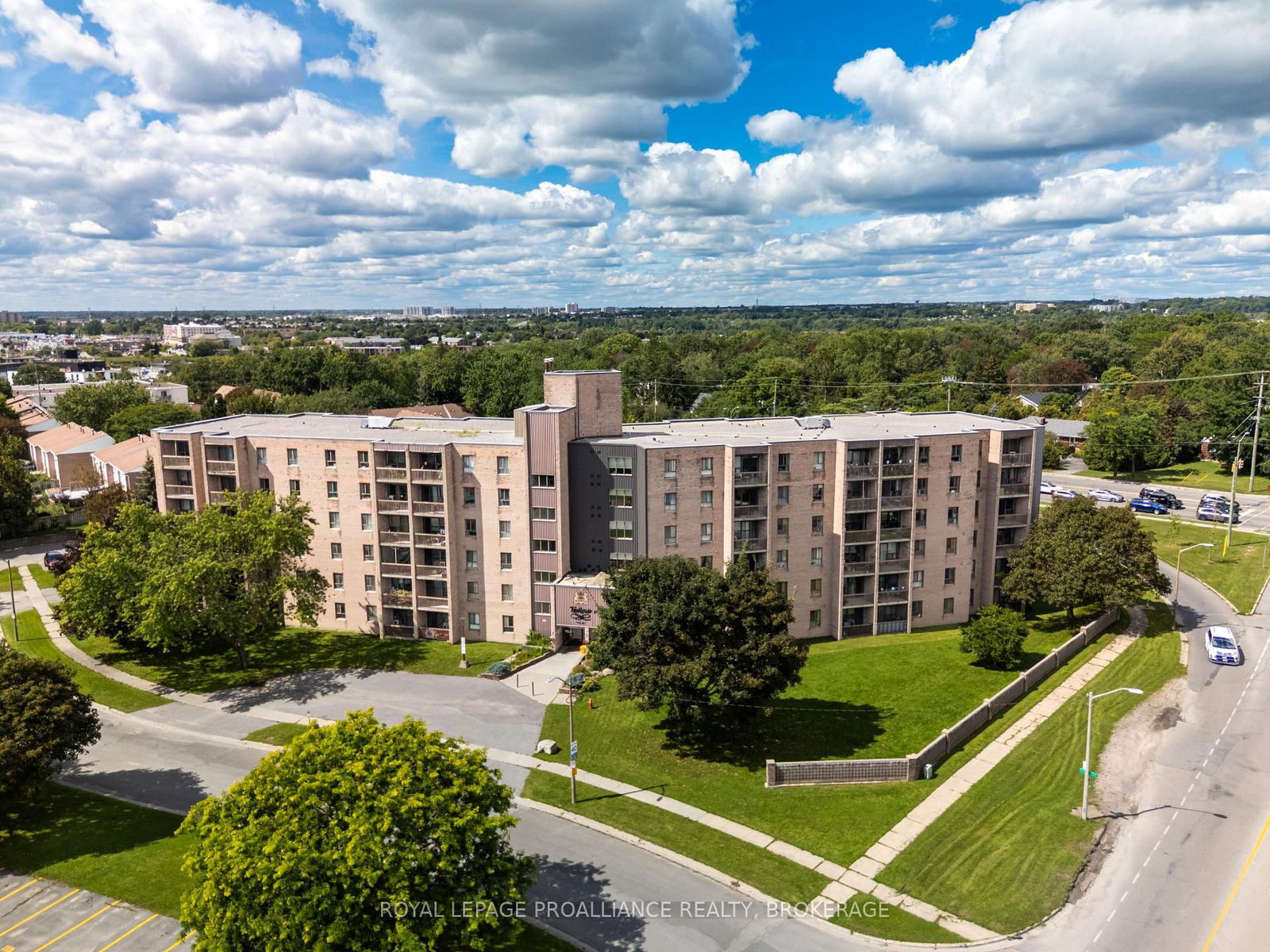 17 Eldon Hall Place • #112 • Kingston, ON photo 28